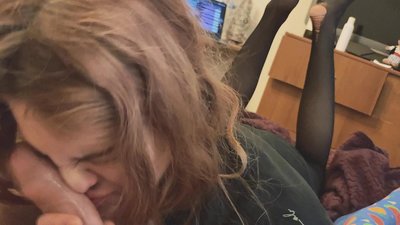 Hündürdaban ayaqqabıda porno